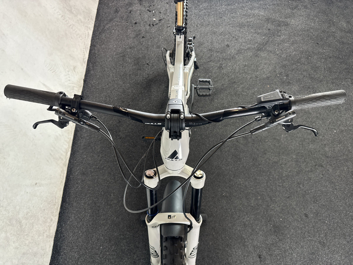 Bifoco — cockpit_von_vorne