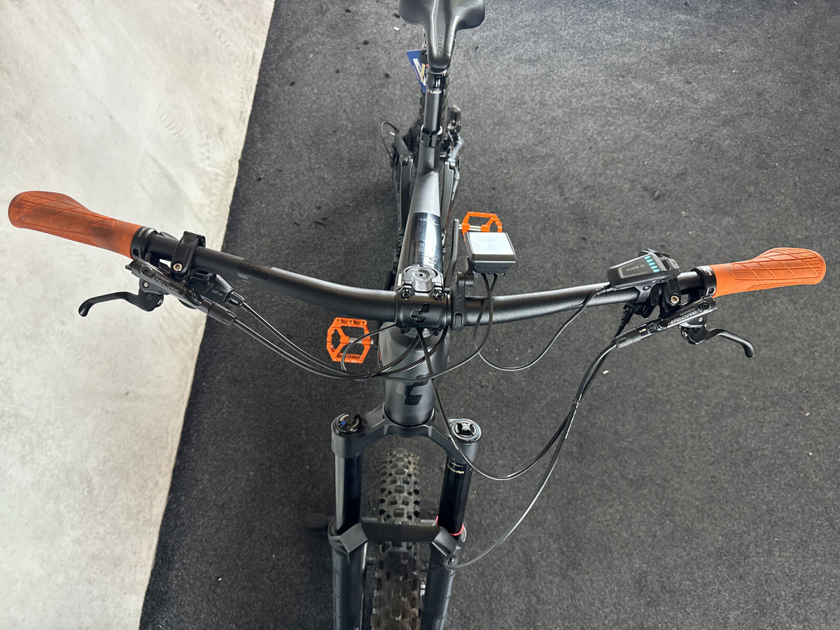 Bifoco — cockpit_von_vorne