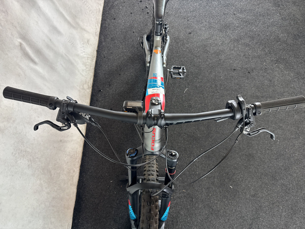Bifoco — cockpit_von_vorne