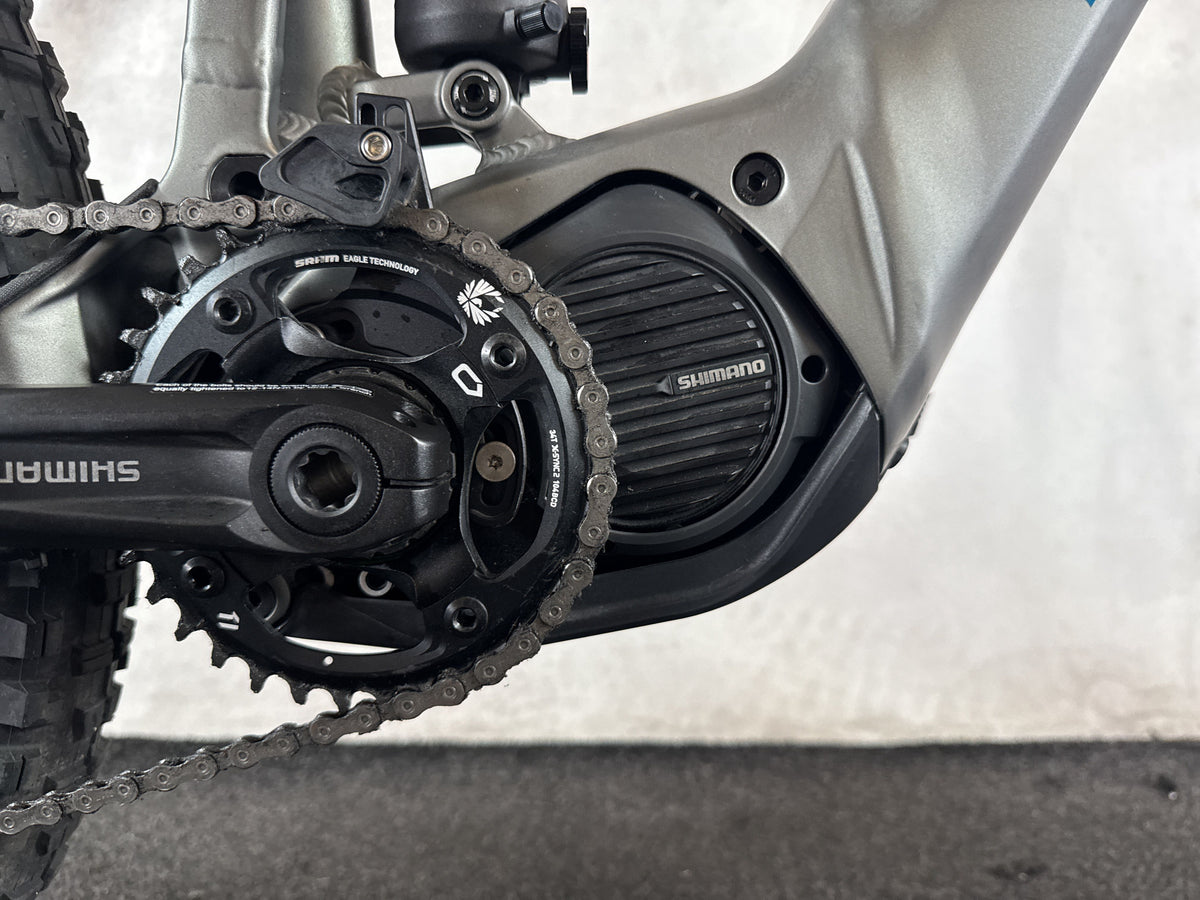 Bifoco — motor_rechts