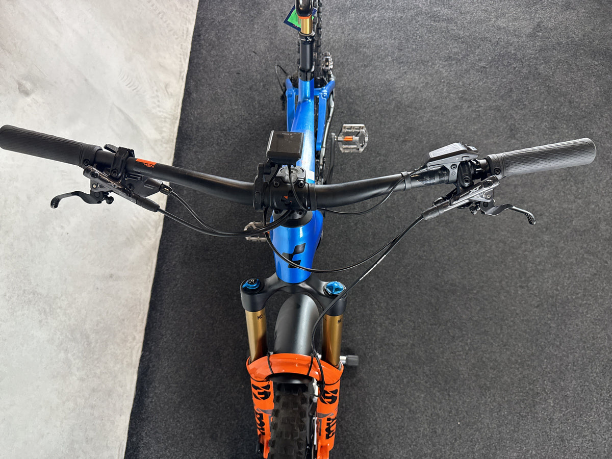 Bifoco — cockpit_von_vorne