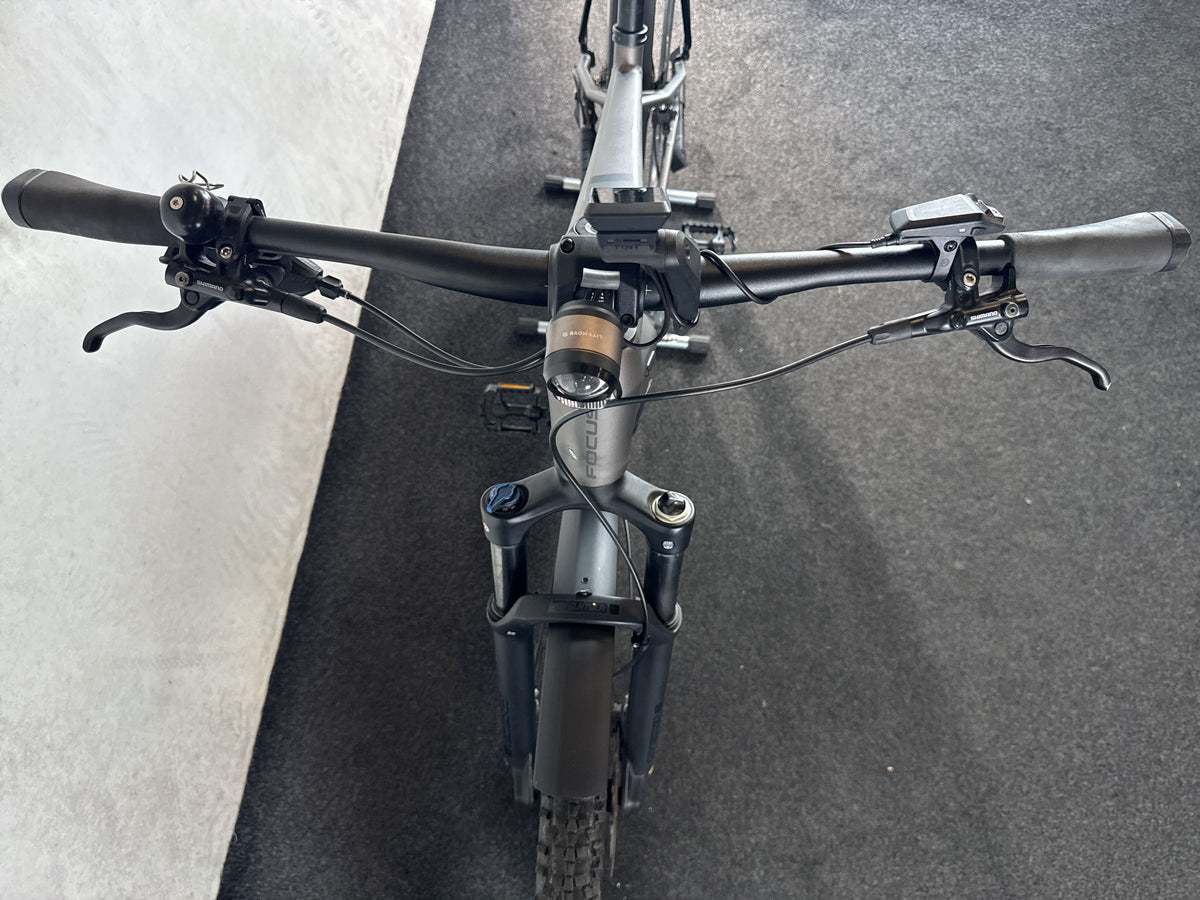 Bifoco — cockpit_von_vorne