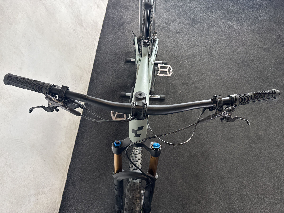 Bifoco — cockpit_von_vorne