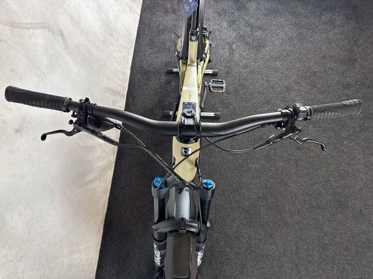 Bifoco — cockpit_von_vorne