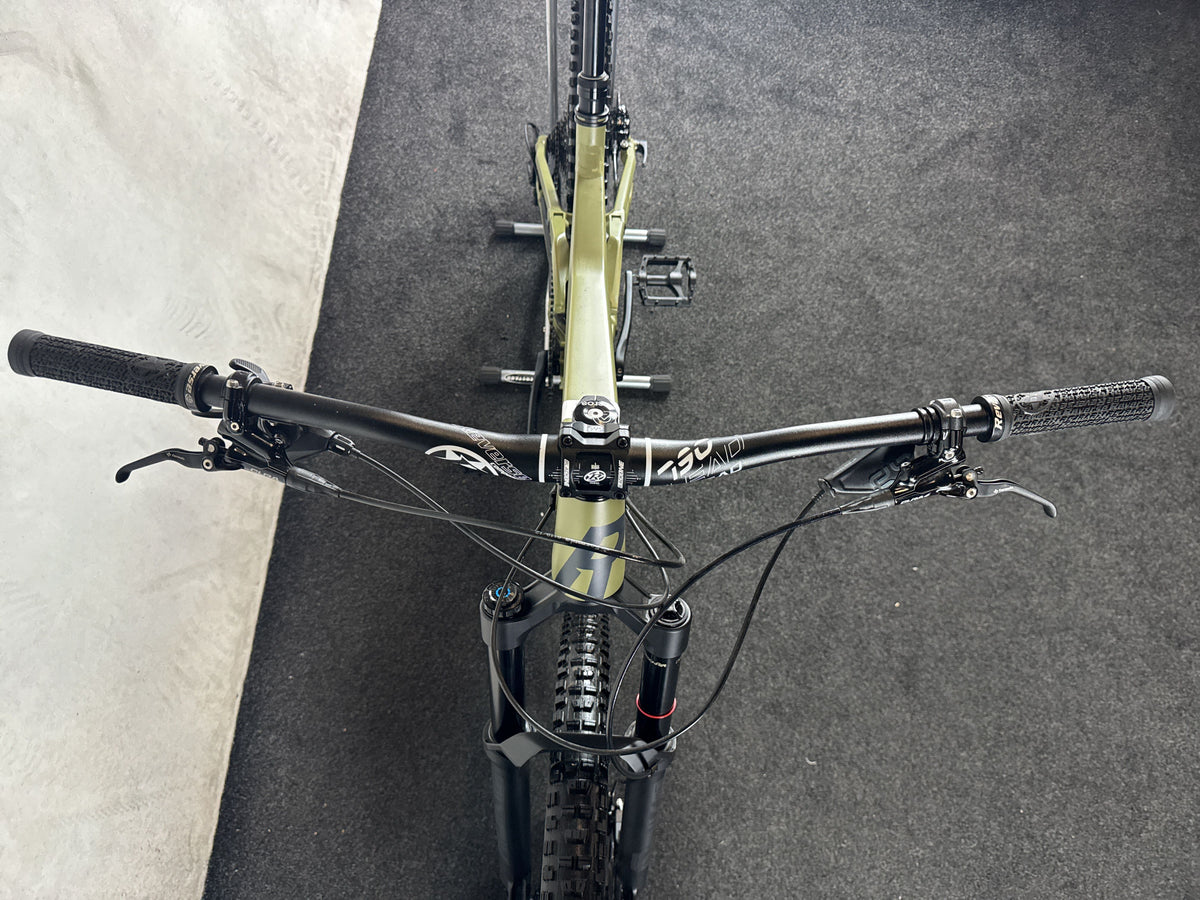 Bifoco — cockpit_von_vorne