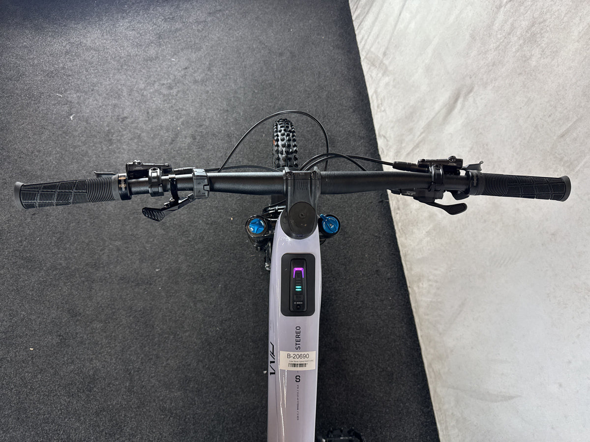 CUBE Stereo Hybrid ONE77 HPC SLX 800 gebraucht – Cockpit aus Fahrersicht