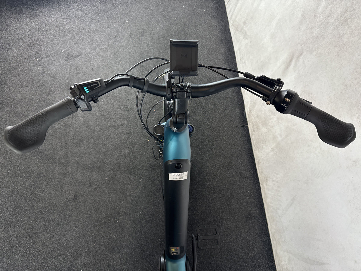 CUBE Supreme RT Hybrid Comfort EXC 500 gebraucht – Cockpit aus Fahrersicht
