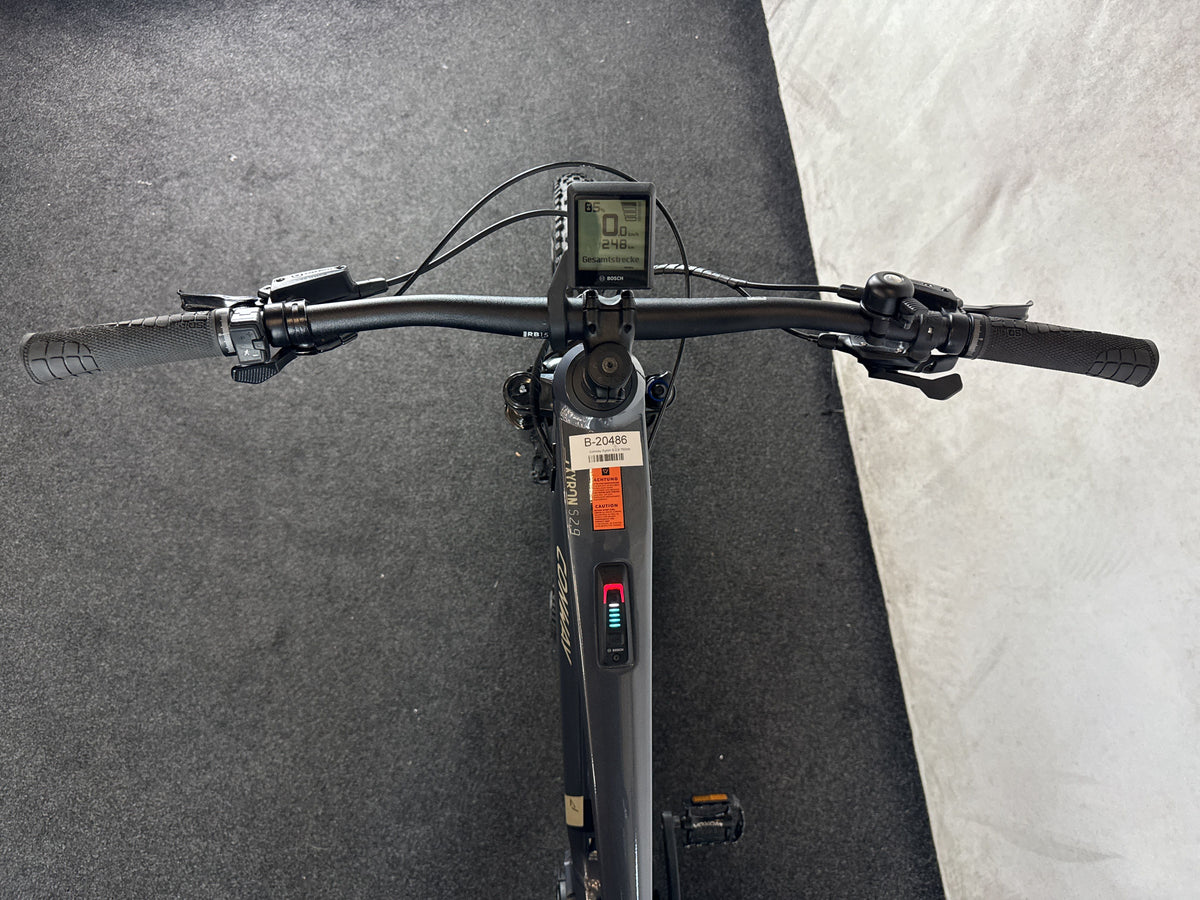 Conway Xyron S 2.9 gebraucht – Cockpit aus Fahrersicht