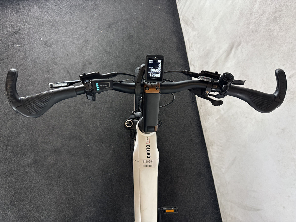 KTM CENTO 10 Plus gebraucht – Cockpit aus Fahrersicht