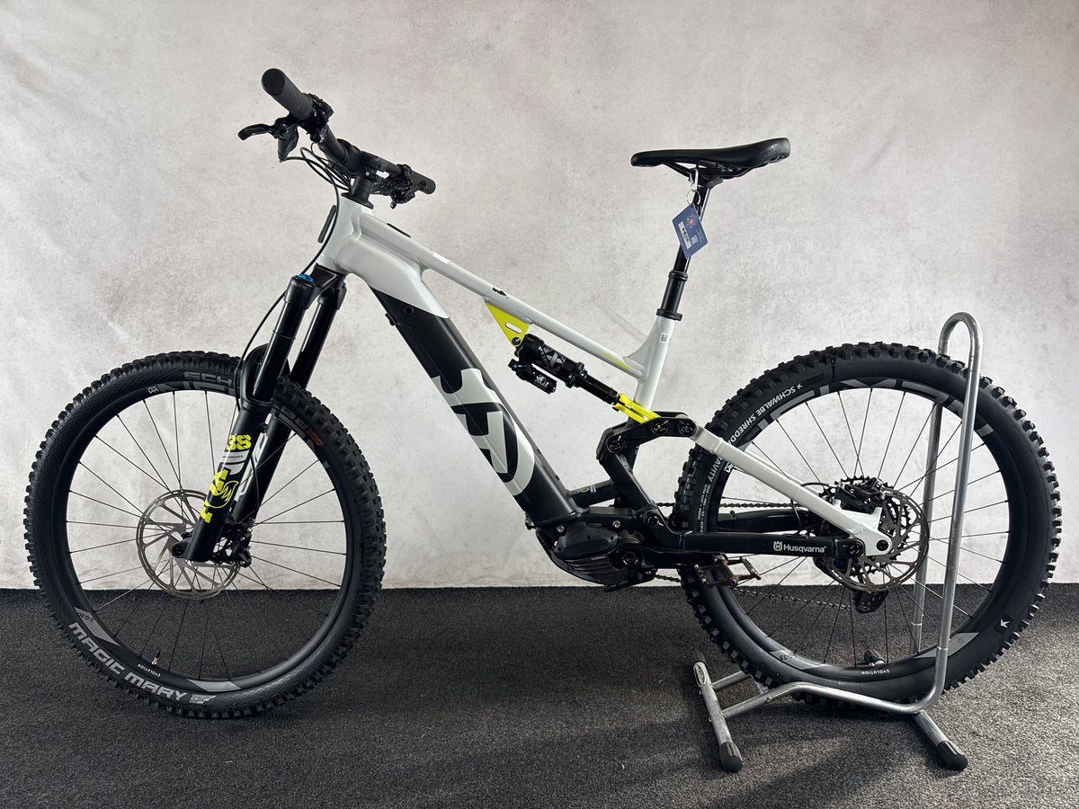 Husqvarna Hard Cross HC4 gebraucht – Seitenansicht links