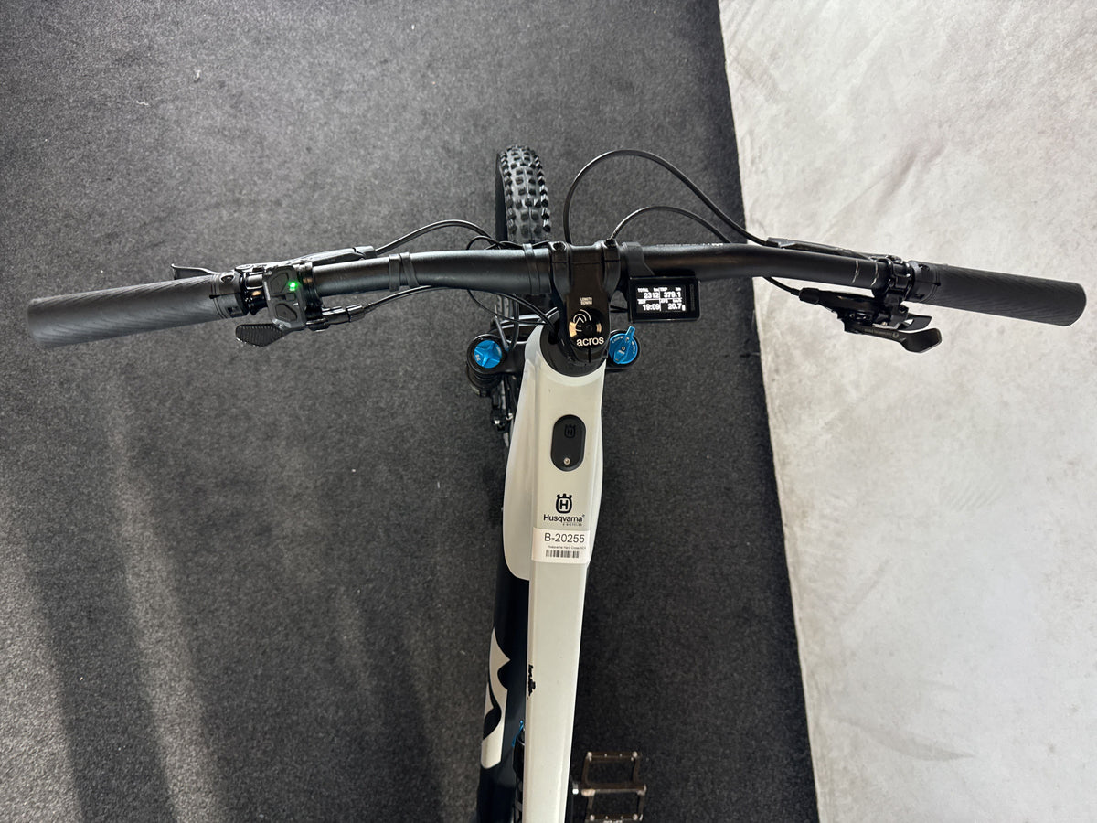 Husqvarna Hard Cross HC4 gebraucht – Cockpit aus Fahrersicht