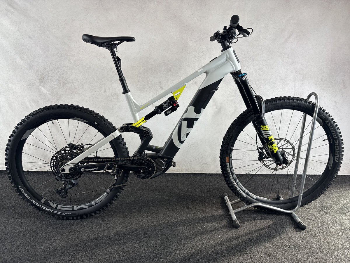 Husqvarna Hard Cross HC4 gebraucht – Seitenansicht rechts