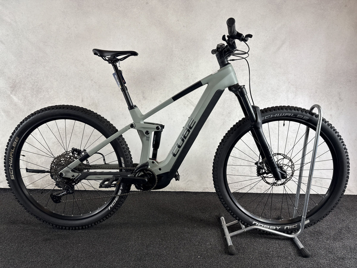 Cube Stereo Hybrid 120 HPC Pro 750 gebraucht – Seitenansicht rechts