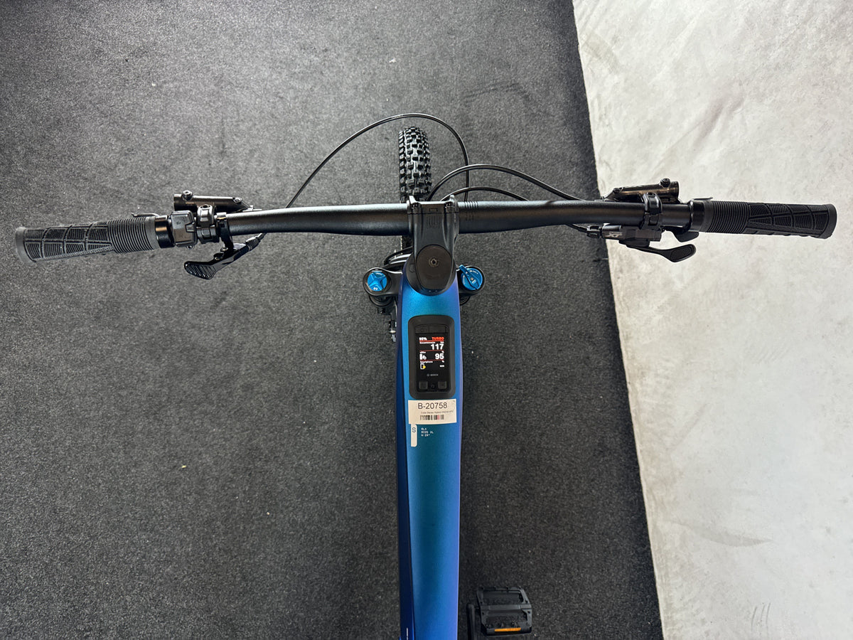 CUBE Stereo Hybrid ONE44 HPC SLX 800 gebraucht – Cockpit aus Fahrersicht
