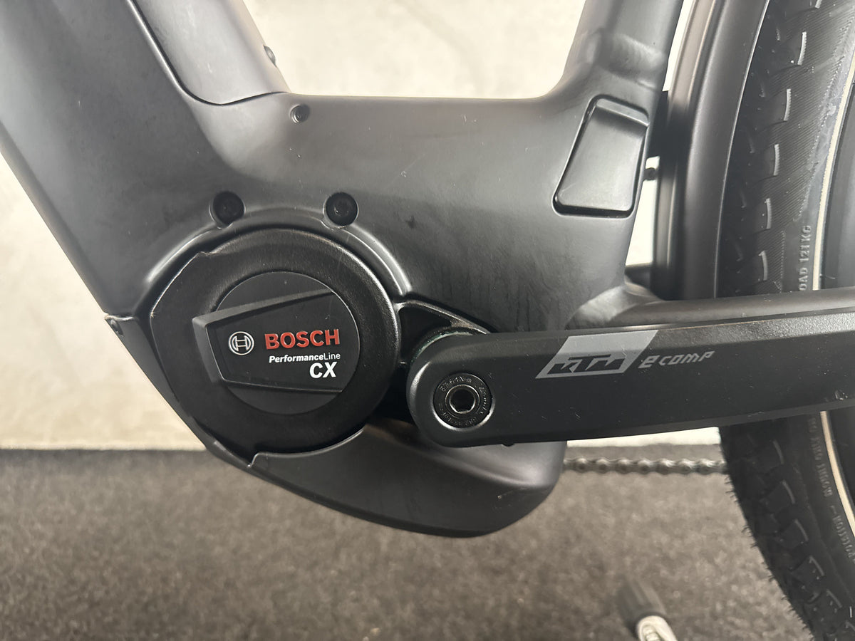 KTM Macina Tour gebraucht – Motor von links