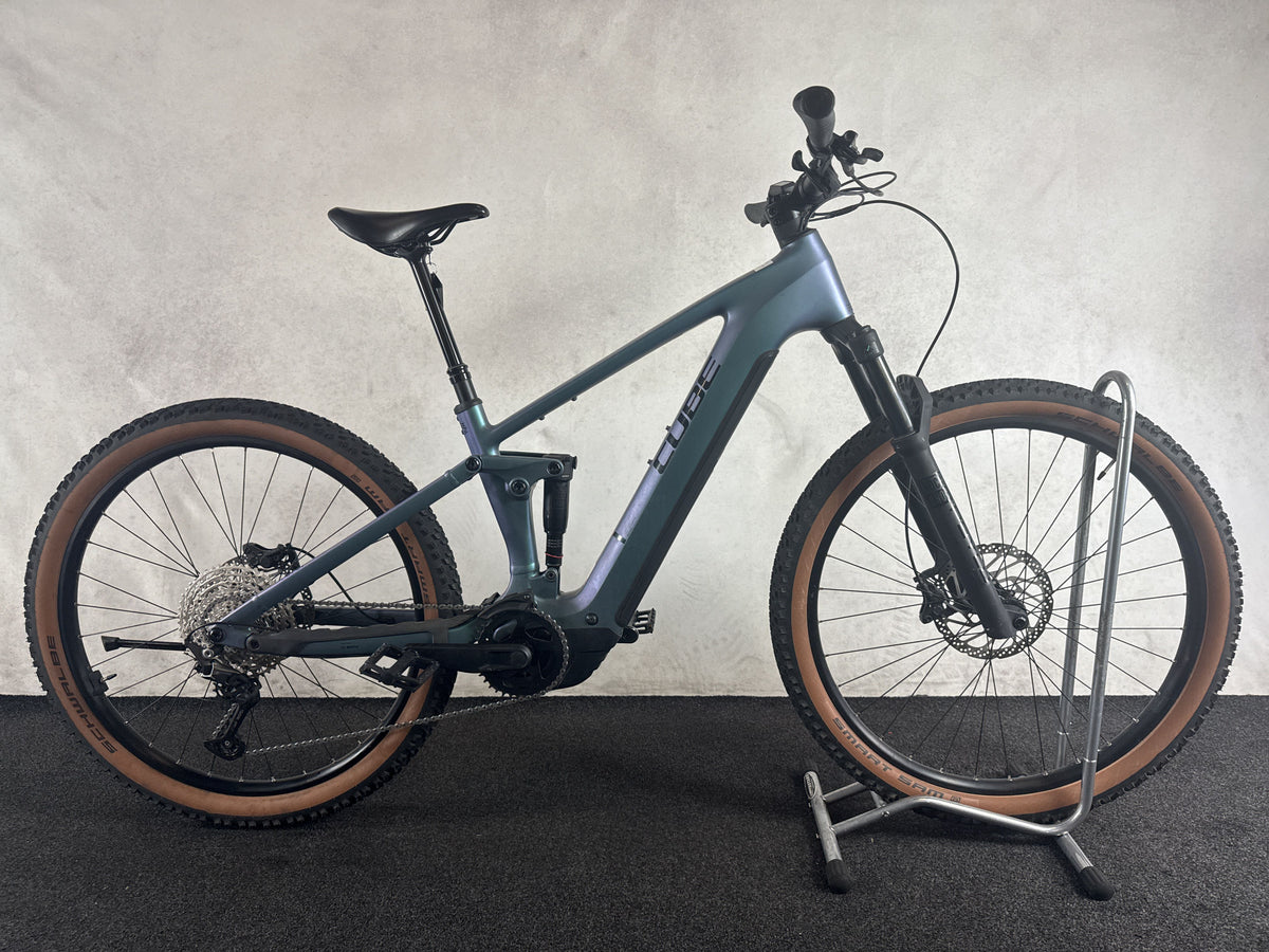 CUBE Stereo Hybrid One22 Race 800 gebraucht – Seitenansicht rechts