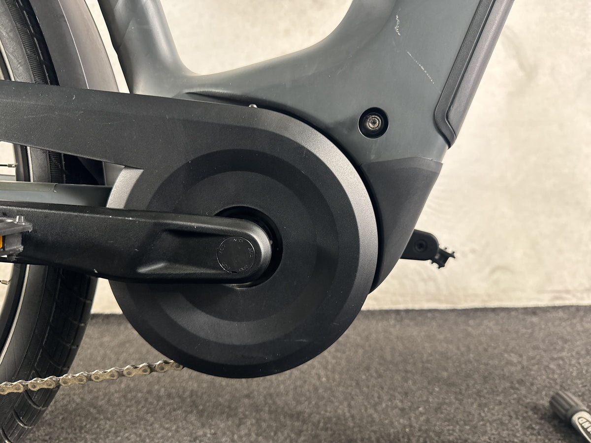 Cube Kathmandu Hybrid ONE 800 shadowgrey'n'black gebraucht – Motor von rechts