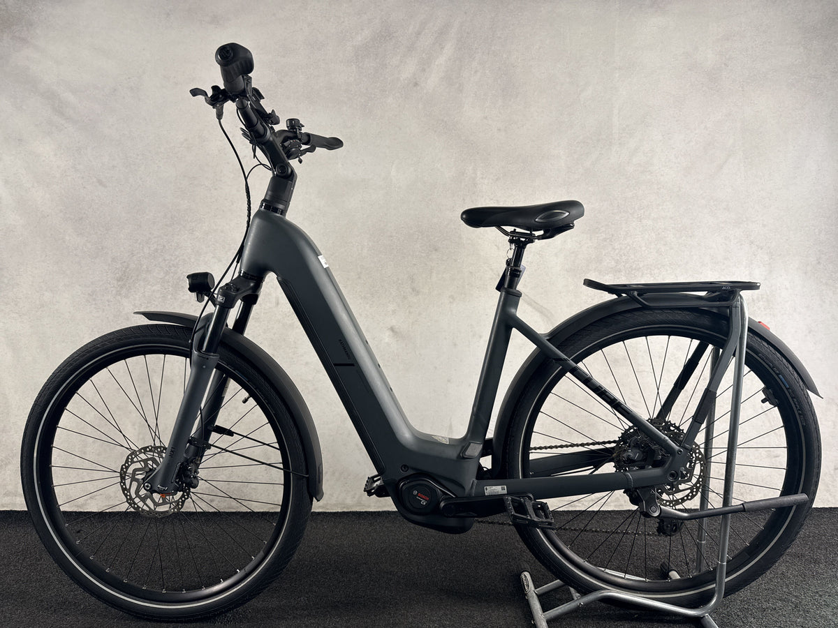 Cube Kathmandu Hybrid ONE 800 shadowgrey'n'black gebraucht – Seitenansicht links