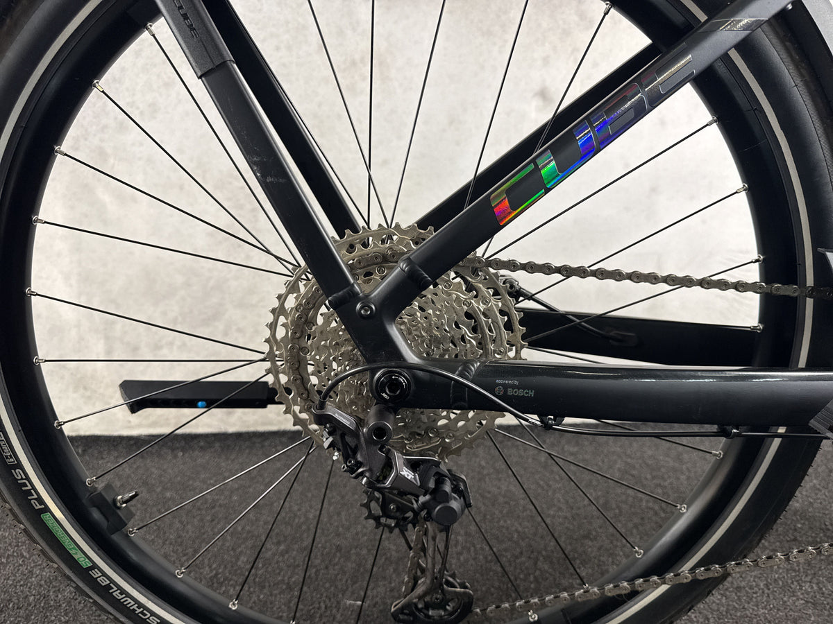 CUBE Kathmandu Hybrid EXC 800 gebraucht – Hinterradnabe und Schaltung