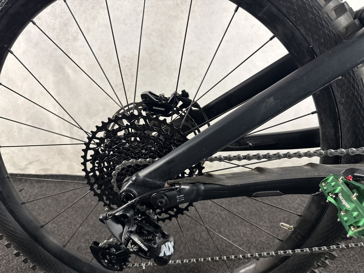 Specialized Levo Alloy gebraucht – Hinterradnabe und Schaltung