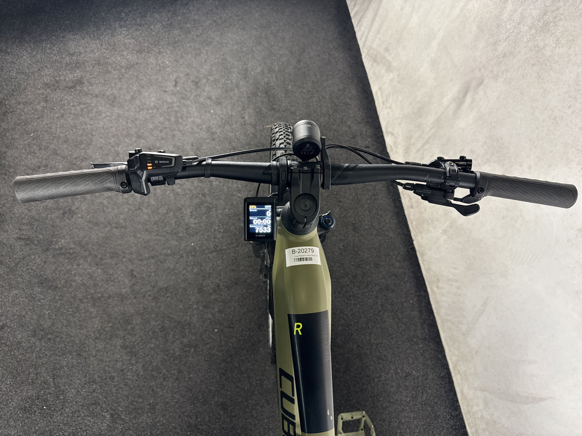 Cube Reaction Hybrid Race 750 gebraucht – Cockpit aus Fahrersicht