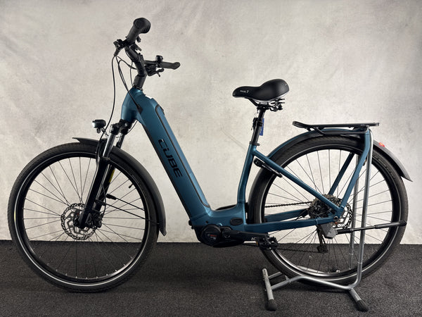 Cube Kathmandu Hybrid One 750