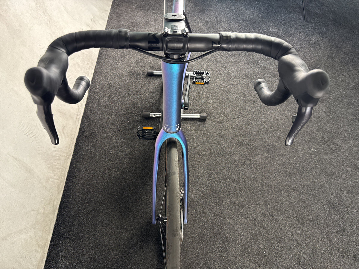 Cube Attain C:62 SLT gebraucht – Cockpit von vorne