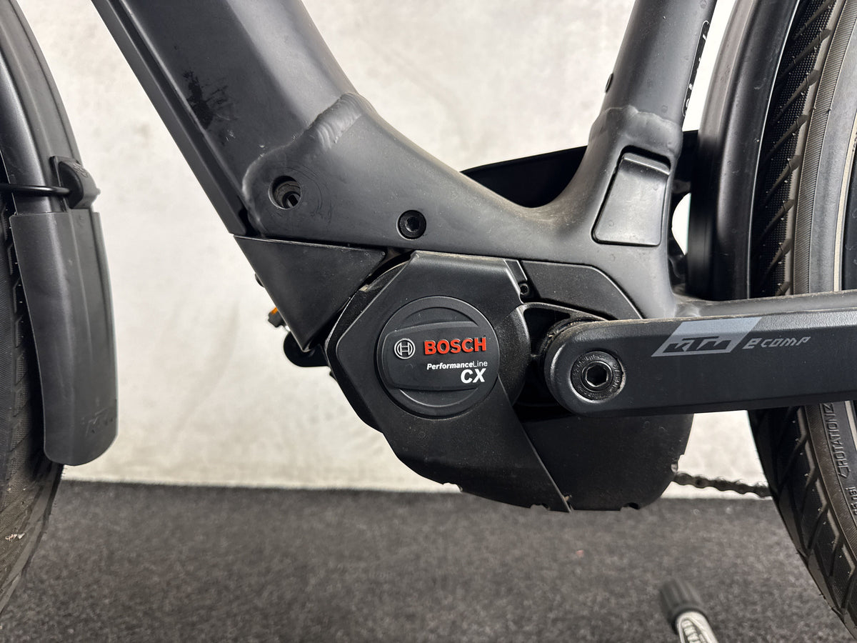KTM Macina Tour CX 610 gebraucht – Motor von links
