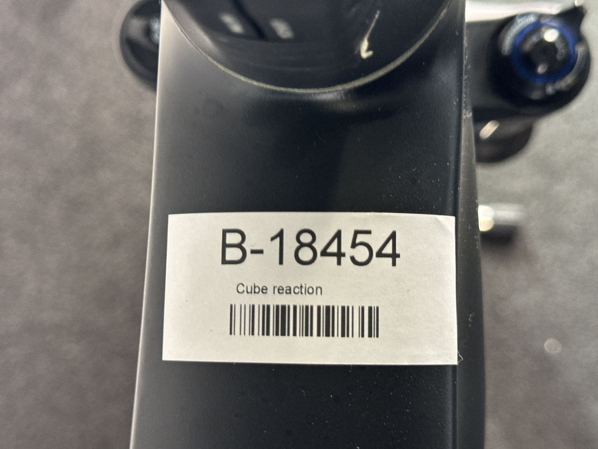CUBE Reaction Hybrid Race 800 gebraucht – Rahmennummer-Etikett