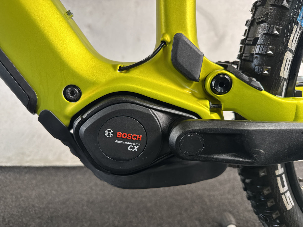 CUBE Stereo Hybrid One44 HPC Race 800 gebraucht – Motor von links