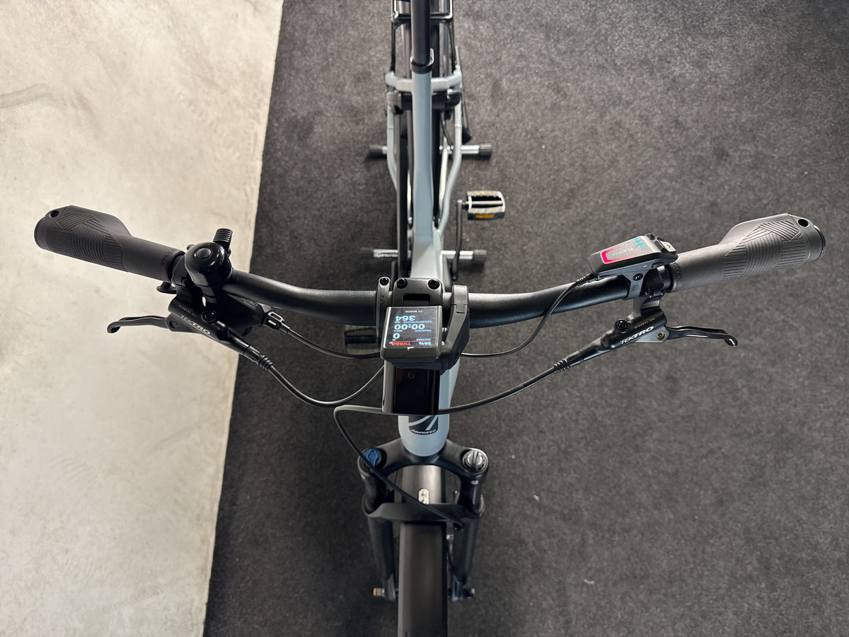 Advanced TREKKING Pro Wave gebraucht – Cockpit von vorne