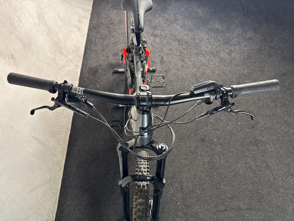 Haibike AllMtn 4 gebraucht – Cockpit von vorne