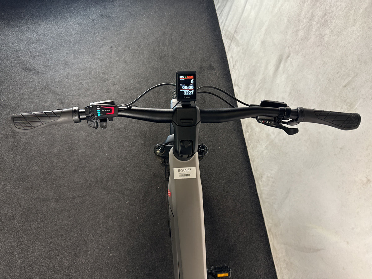 Kalkhoff Entice 5+ Advance gebraucht – Cockpit aus Fahrersicht