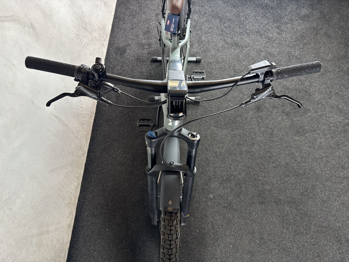Scott Axis eRIDE 10 gebraucht – Cockpit von vorne