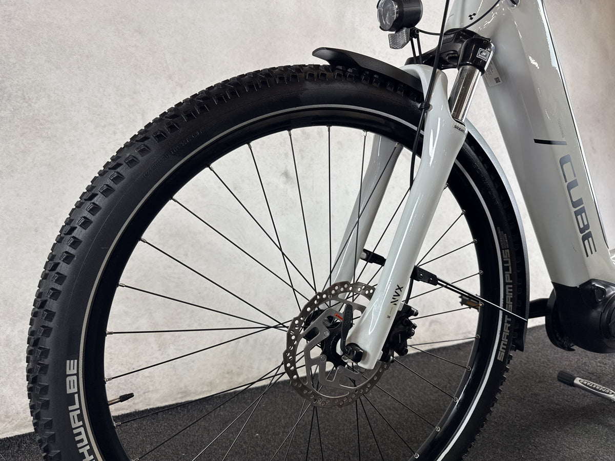 CUBE Touring Hybrid ONE 625 gebraucht – Vorderrad und Gabel