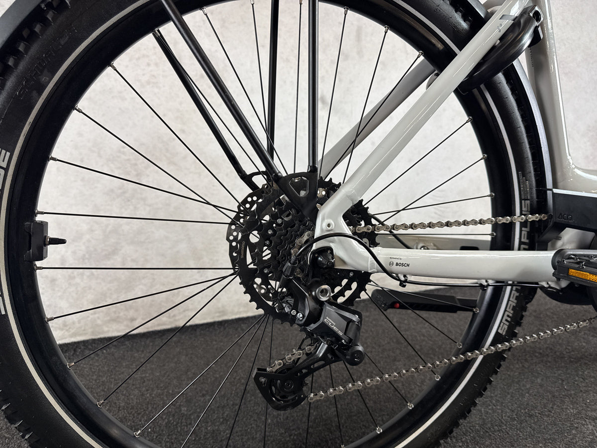 CUBE Touring Hybrid ONE 625 gebraucht – Hinterradnabe und Schaltung