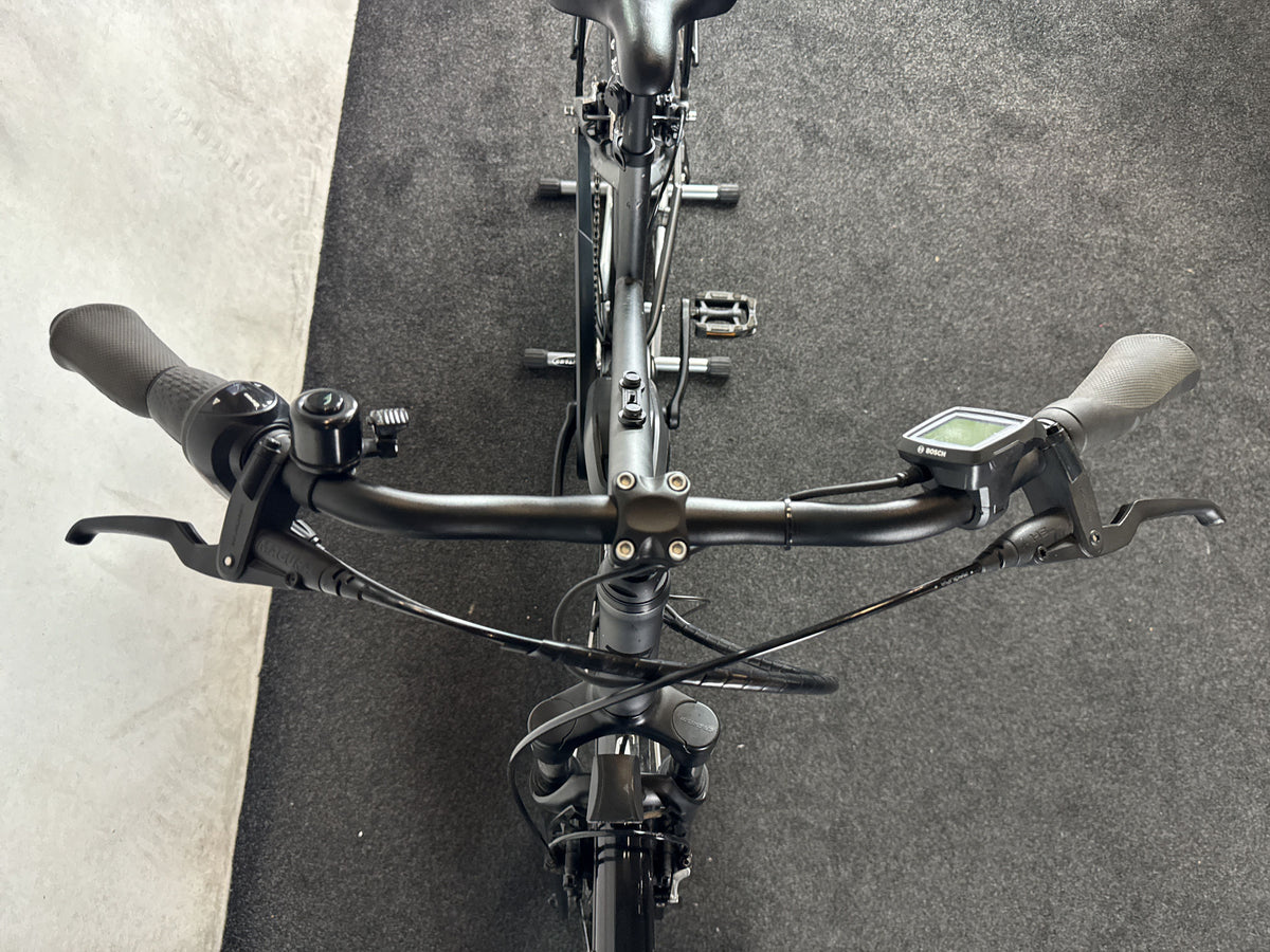Triumph E-Cloud Plus 4 gebraucht – Cockpit von vorne