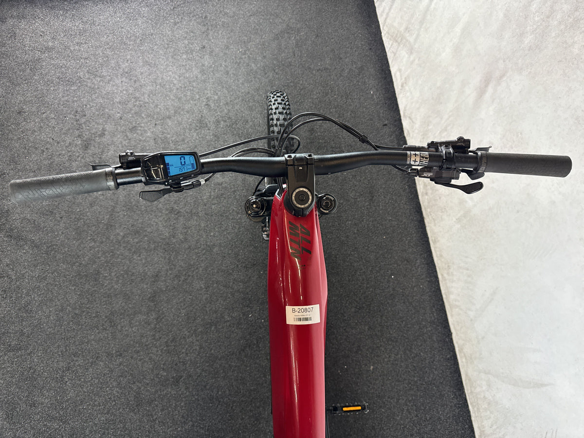 Haibike AllMtn CF 12 gebraucht – Cockpit aus Fahrersicht