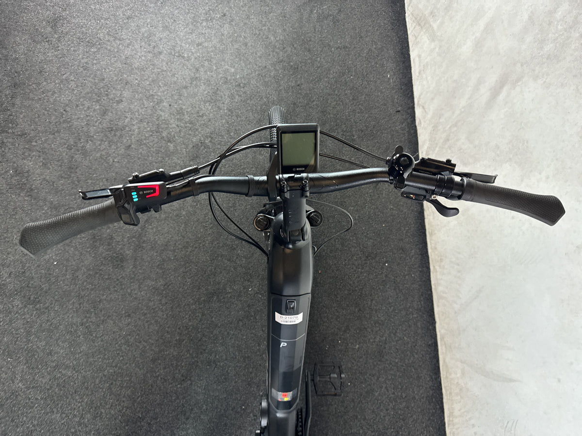 CUBE Nuride Hybrid Pro 750 Allroad Lady gebraucht – Cockpit aus Fahrersicht