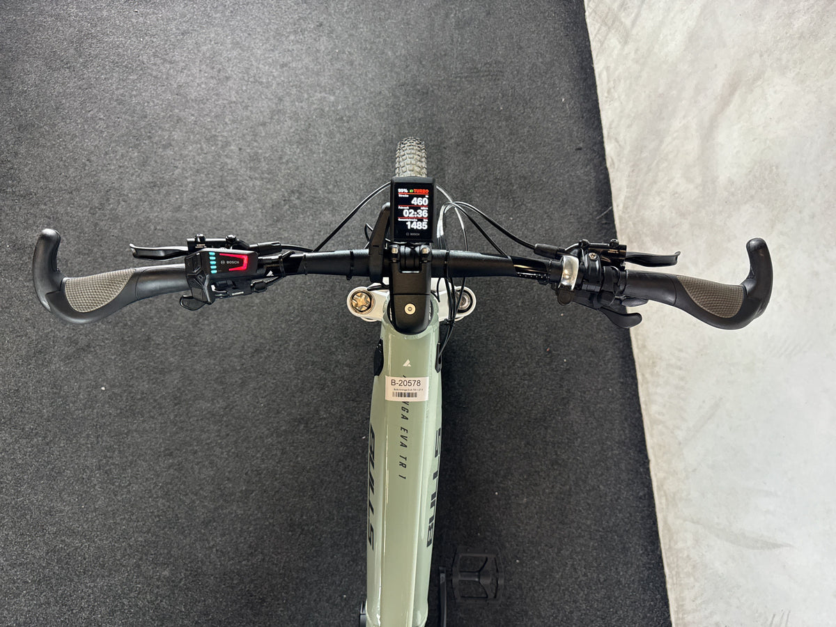 Bulls Aminga EVA TR 1 gebraucht – Cockpit aus Fahrersicht