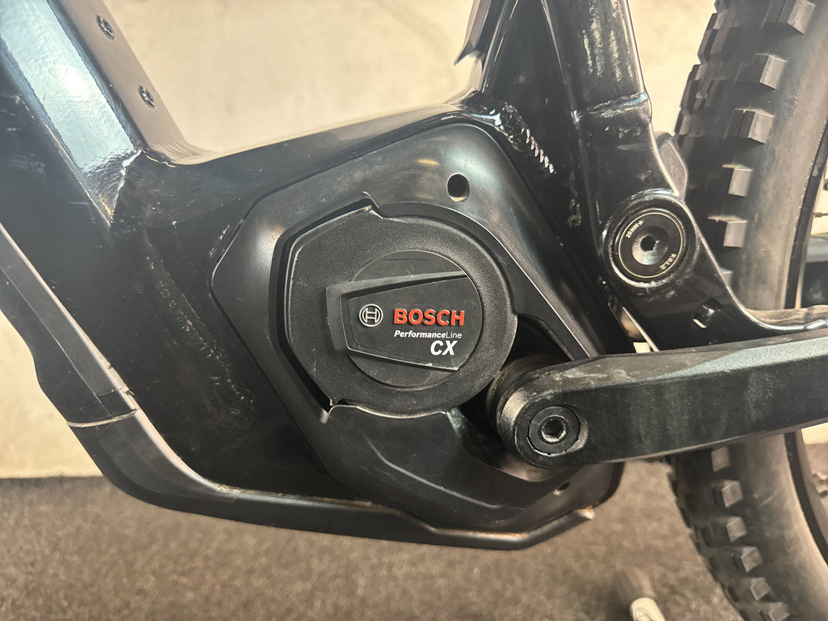 Focus Thron2 6.7 gebraucht – Motor von links