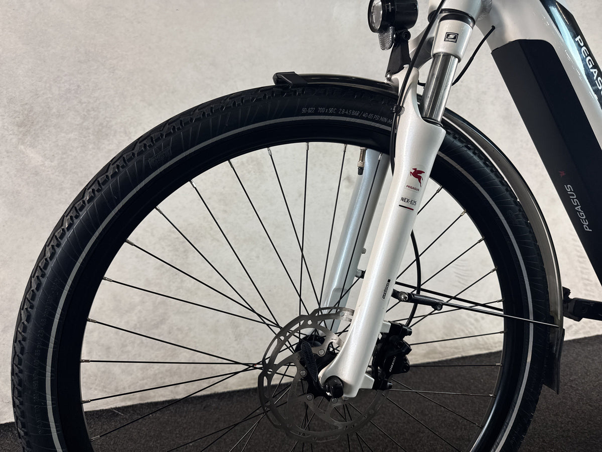 Pegasus Solero EVO 8F gebraucht – Vorderrad und Gabel