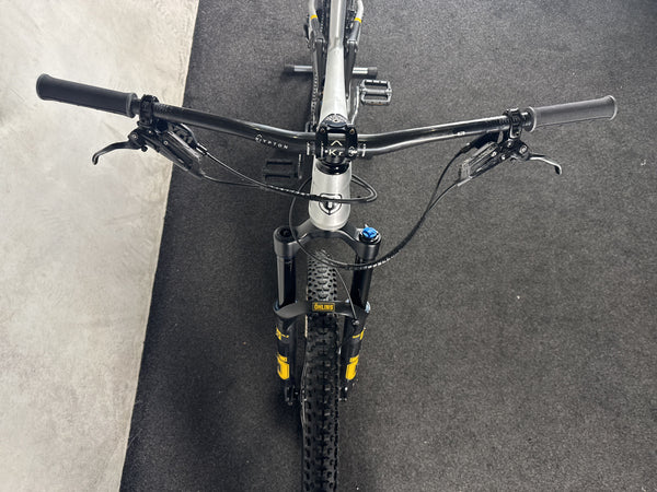 Mondraker Superfoxy Carbon RR – Bild 3
