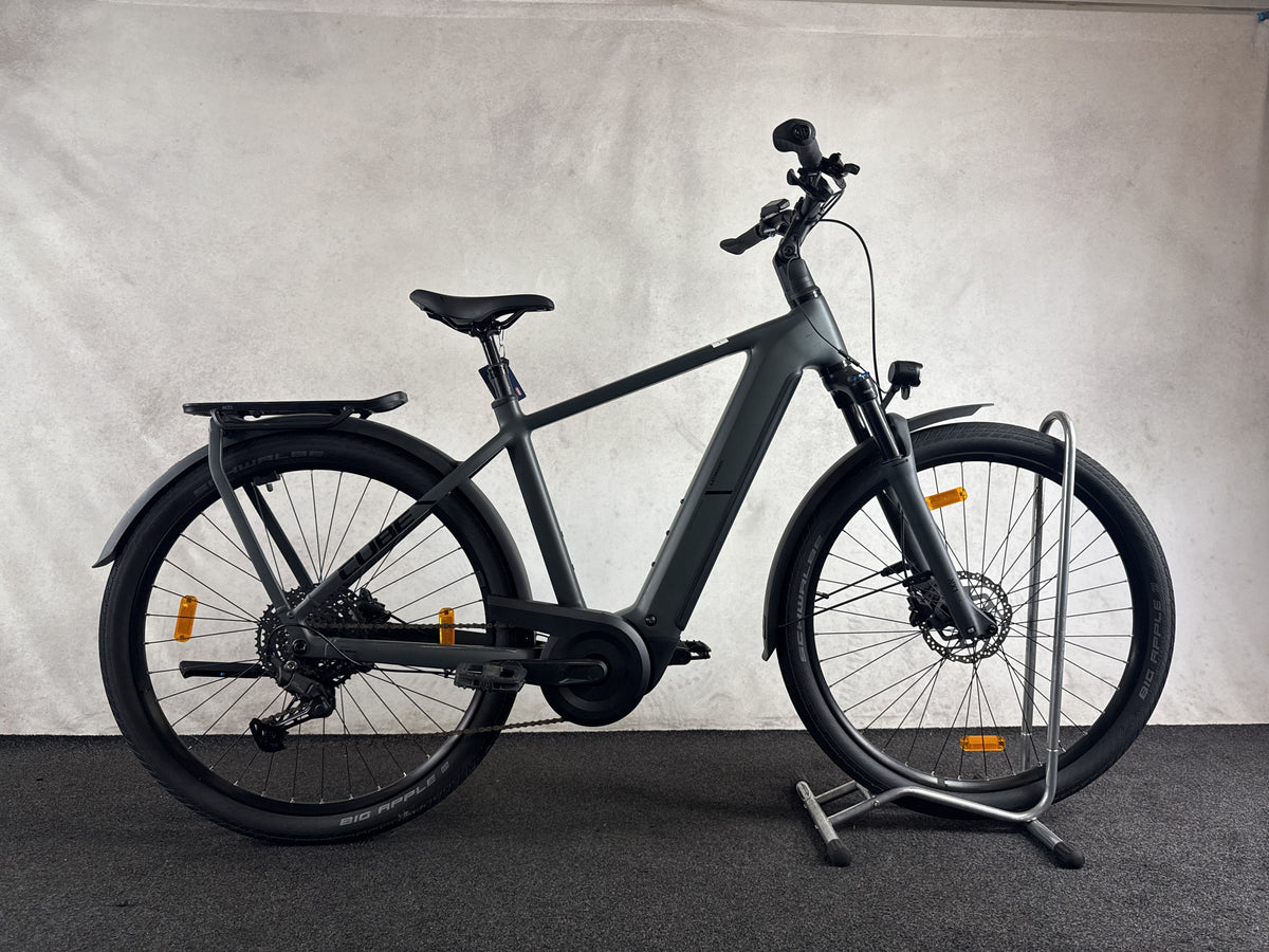 CUBE Kathmandu Hybrid ONE 800 gebraucht – Seitenansicht rechts