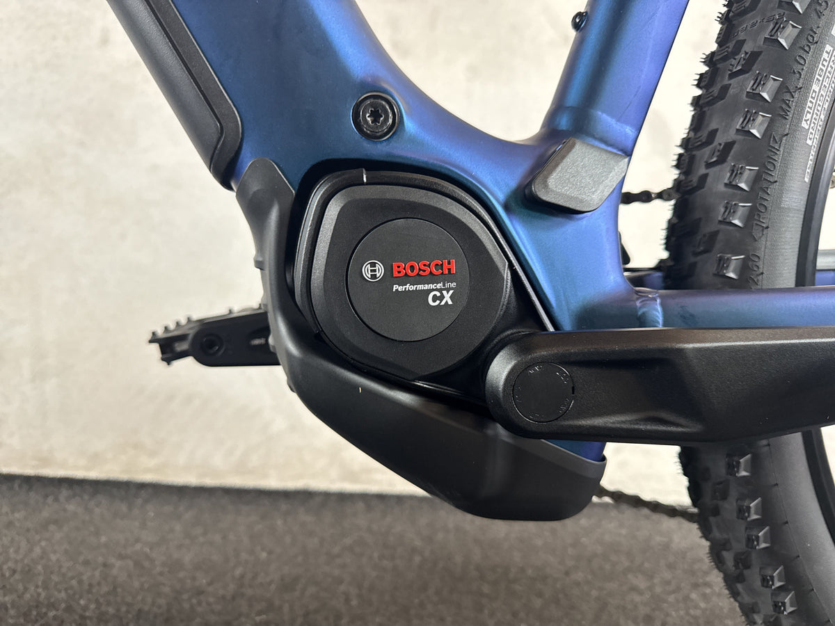 CUBE Reaction Hybrid SLX 800 gebraucht – Motor von links