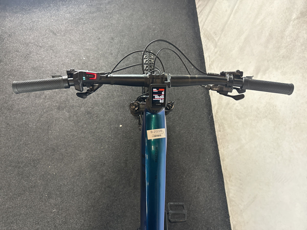 CUBE Reaction Hybrid SLX 800 gebraucht – Cockpit aus Fahrersicht