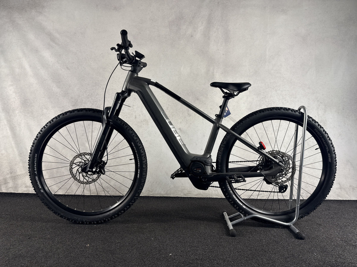CUBE Reaction Hybrid Race 750 gebraucht – Seitenansicht links