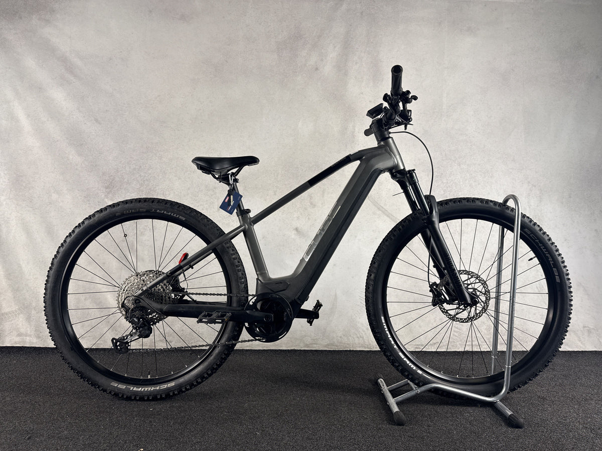 CUBE Reaction Hybrid Race 750 gebraucht – Seitenansicht rechts