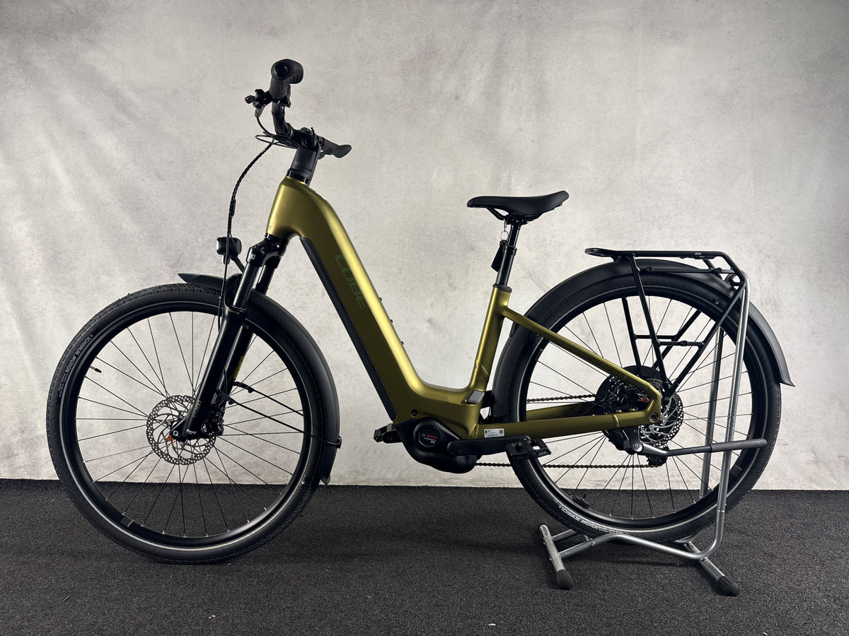 CUBE Touring Hybrid Pro 800 gebraucht – Seitenansicht links