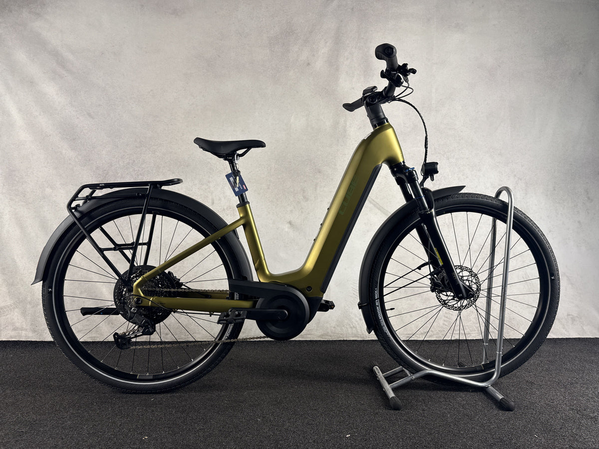 CUBE Touring Hybrid Pro 800 gebraucht – Seitenansicht rechts